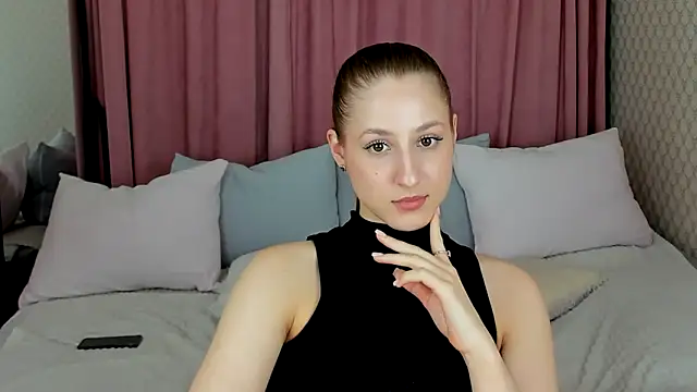 Snapshot of BritneyCruze chatting on December 12, 3:37 pm BritneyCruze online show from December 12, 3:37 pm