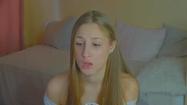 BritneyCruze online show from November 13, 9:19 am