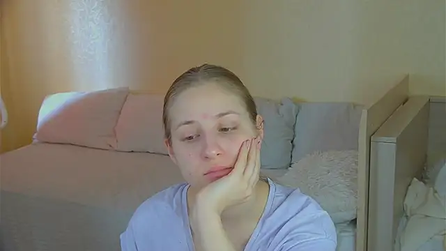 Snapshot of BritneyCruze chatting on January 17, 9:03 am BritneyCruze online show from January 17, 9:03 am