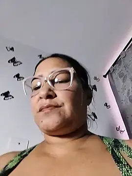 Snapshot of sexy_hot_carol chatting on July 10, 10:12 pm sexy hot carol online show from July 10, 10:12 pm