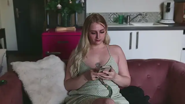 ce leste   online show from December 17, 10:44 am