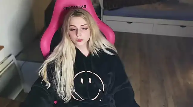 ce leste   online show from January 6, 9:22 pm