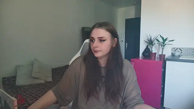 ce leste   online show from April 17, 11:57 am