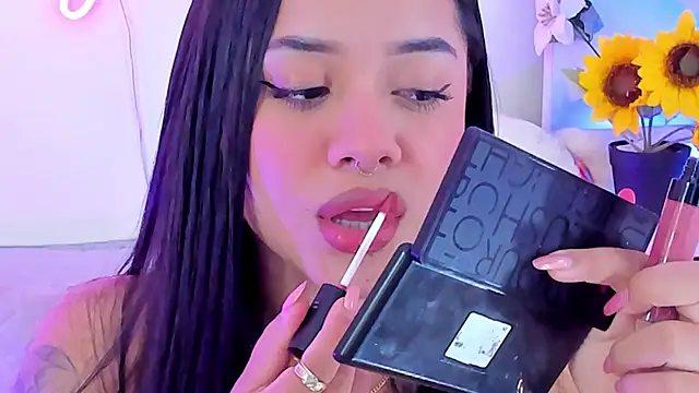 Snapshot of MaddyParisi chatting on January 29, 6:43 am MaddyParisi online show from January 29, 6:43 am