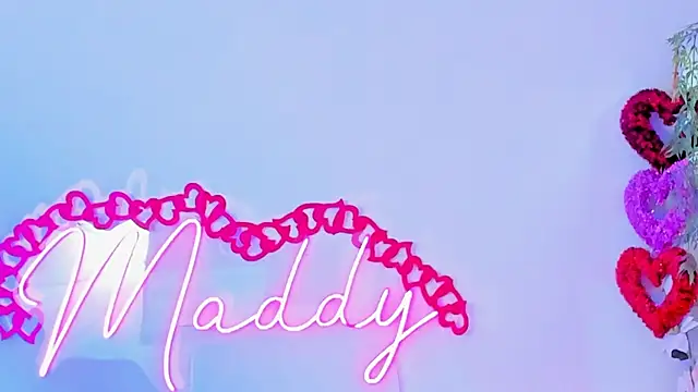 Snapshot of MaddyParisi chatting on February 15, 11:39 am MaddyParisi online show from February 15, 11:39 am