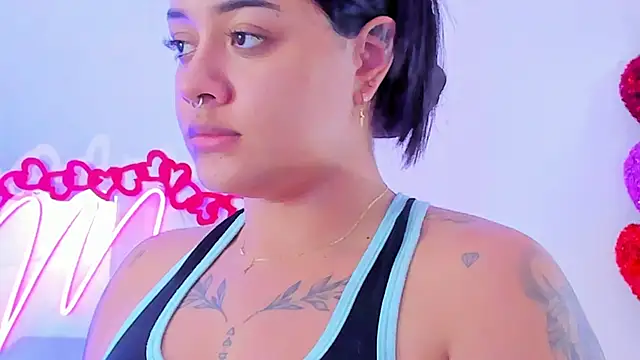 Snapshot of MaddyParisi chatting on February 23, 9:05 pm MaddyParisi online show from February 23, 9:05 pm