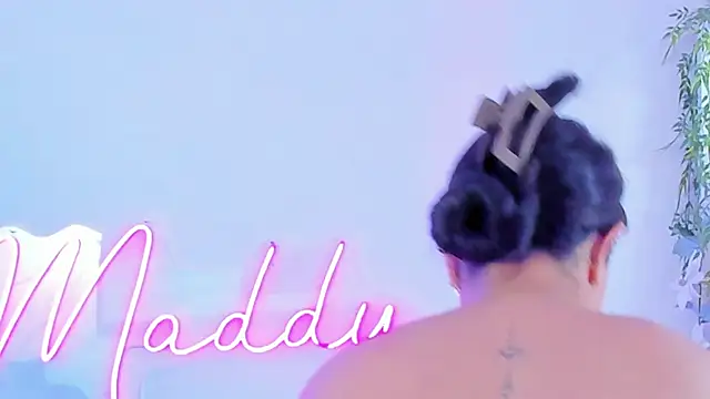 Snapshot of MaddyParisi chatting on March 8, 7:31 pm MaddyParisi online show from March 8, 7:31 pm