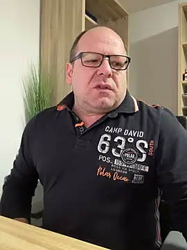 coupleLatinaLovers online show from January 20, 5:59 am