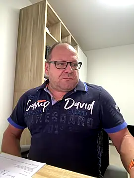 coupleLatinaLovers online show from October 7, 5:04 am