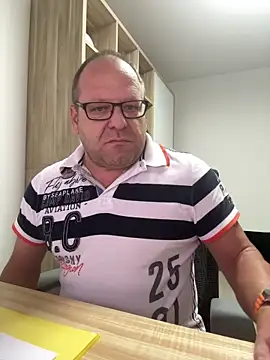 coupleLatinaLovers online show from October 10, 5:17 am