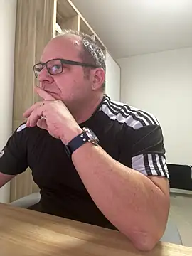 coupleLatinaLovers online show from February 25, 7:29 am