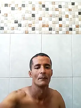 Snapshot of morenogato100 chatting on October 6, 9:51 am morenogato100 online show from October 6, 9:51 am