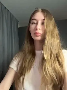 Snapshot of your_girl_next_door chatting on February 4, 1:48 pm your girl next door online show from February 4, 1:48 pm