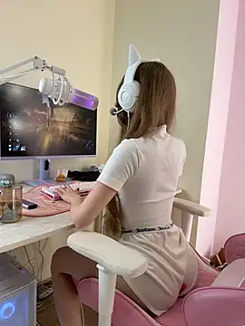 Snapshot of your_girl_next_door chatting on September 27, 2:55 pm your girl next door online show from September 27, 2:55 pm