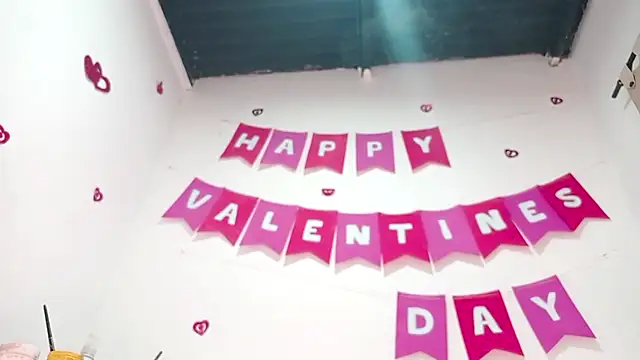 PetiteIvoryQueen19 online show from February 15, 6:55 am