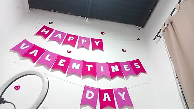 PetiteIvoryQueen19 online show from February 21, 7:56 am