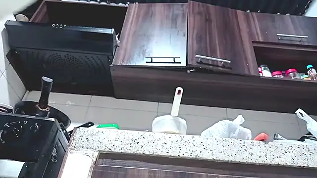 PetiteIvoryQueen19 online show from March 6, 6:52 am