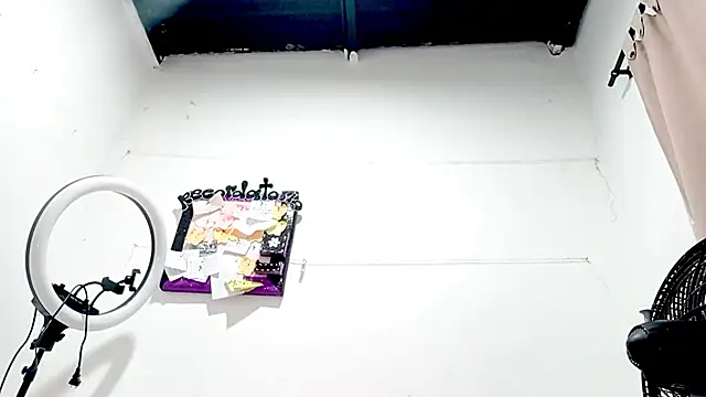 PetiteIvoryQueen19 online show from September 13, 11:32 am