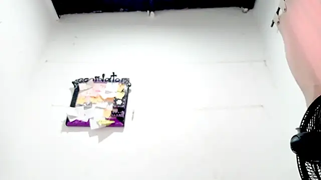 PetiteIvoryQueen19 online show from September 14, 3:33 pm