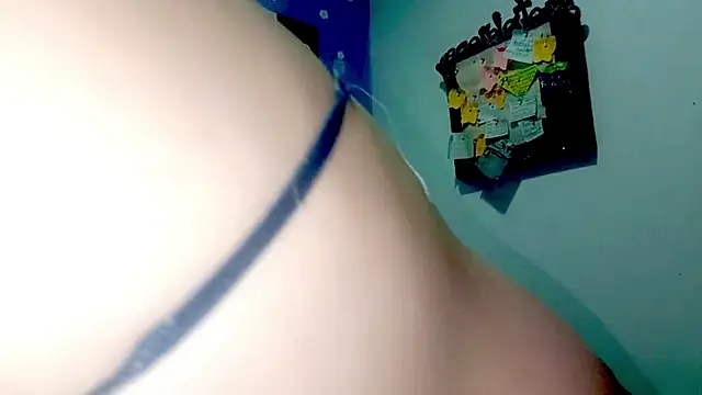 PetiteIvoryQueen19 online show from July 9, 3:10 am