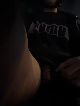 Snapshot of frnk30151 chatting on October 29, 12:40 pm frnk30151 online show from October 29, 12:40 pm