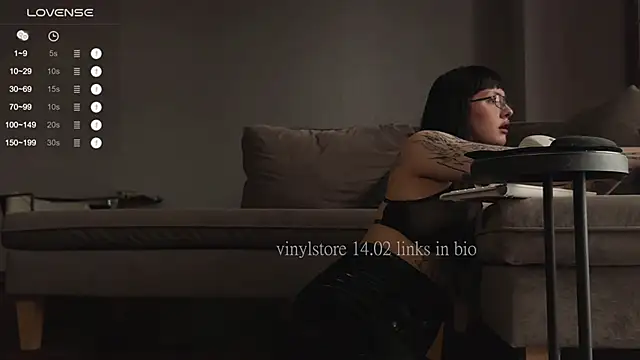 vinylstore online show from February 14, 6:12 am