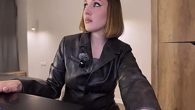 vinylstore online show from April 23, 1:02 pm