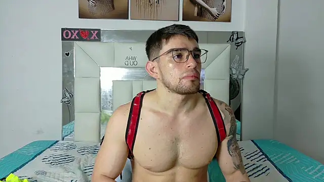Snapshot of Sexy_Alejandro_ chatting on December 10, 3:22 pm Sexy Alejandro online show from December 10, 3:22 pm