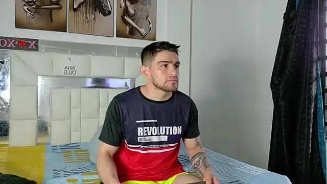 Snapshot of Sexy_Alejandro_ chatting on December 27, 12:45 pm Sexy Alejandro online show from December 27, 12:45 pm