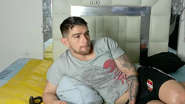 Snapshot of Sexy_Alejandro_ chatting on December 28, 12:24 pm Sexy Alejandro online show from December 28, 12:24 pm