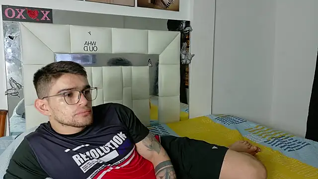 Snapshot of Sexy_Alejandro_ chatting on January 29, 2:42 pm Sexy Alejandro online show from January 29, 2:42 pm