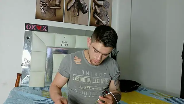 Snapshot of Sexy_Alejandro_ chatting on January 31, 11:13 am Sexy Alejandro online show from January 31, 11:13 am