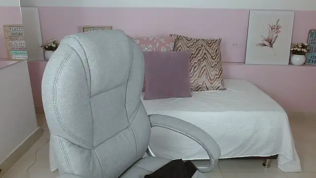 Snapshot of adhara_cortez chatting on December 7, 5:42 pm adhara cortez online show from December 7, 5:42 pm