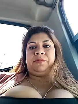 Laura-Hernandez online show from January 18, 4:10 pm