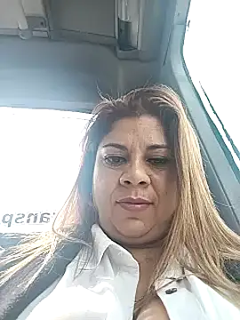 Laura-Hernandez online show from February 18, 2:38 pm