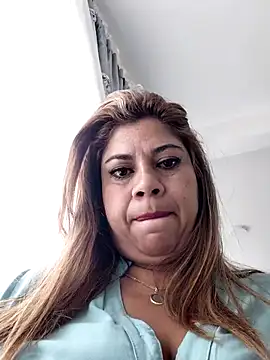 Laura-Hernandez online show from June 24, 3:44 pm