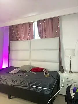 Snapshot of Stefyrossy chatting on March 19, 3:27 pm Stefyrossy online show from March 19, 3:27 pm