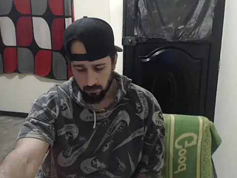 Snapshot of leonamable12 chatting on March 1, 5:09 am leonamable12 online show from March 1, 5:09 am