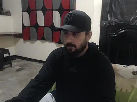 Snapshot of leonamable12 chatting on March 3, 5:57 am leonamable12 online show from March 3, 5:57 am