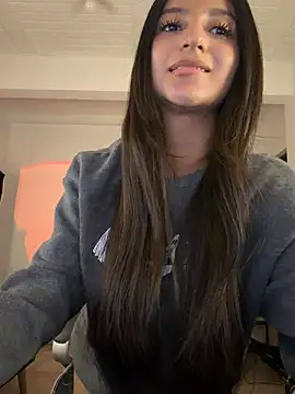 Snapshot of aly_golden_ chatting on July 19, 9:51 pm aly golden online show from July 19, 9:51 pm