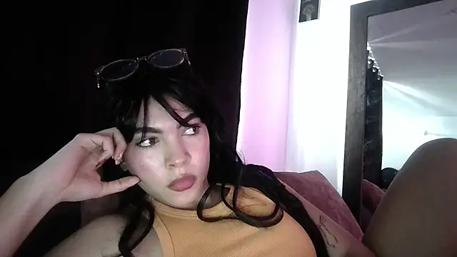 Kiri Cutee online show from March 18, 8:04 pm