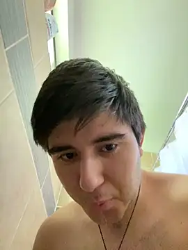 Yann 18 online show from October 17, 8:22 pm