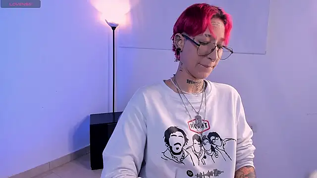 ravengreen  online show from January 21, 9:04 pm