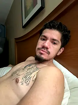 Cesarreyes97 online show from November 12, 6:19 pm