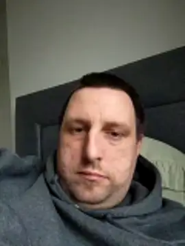 Snapshot of HE-M123 chatting on March 24, 5:40 pm HE-M123 online show from March 24, 5:40 pm