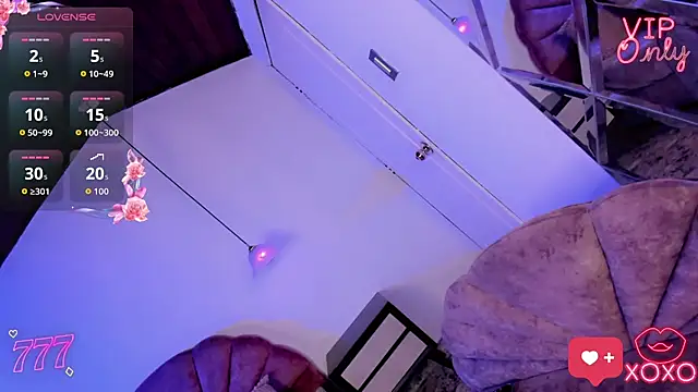 Alliemilky online show from April 8, 7:25 pm