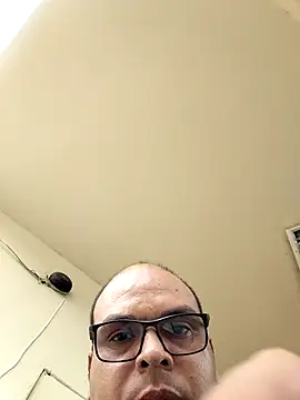 Snapshot of Camilo-31RI chatting on February 23, 1:52 pm Camilo-31RI online show from February 23, 1:52 pm