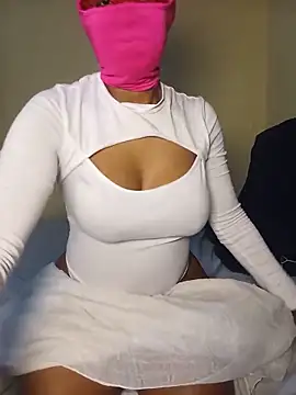 lisa larry88 online show from June 17, 10:10 pm