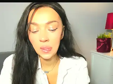 Snapshot of OliviaFantasy chatting on February 3, 10:31 am OliviaFantasy online show from February 3, 10:31 am