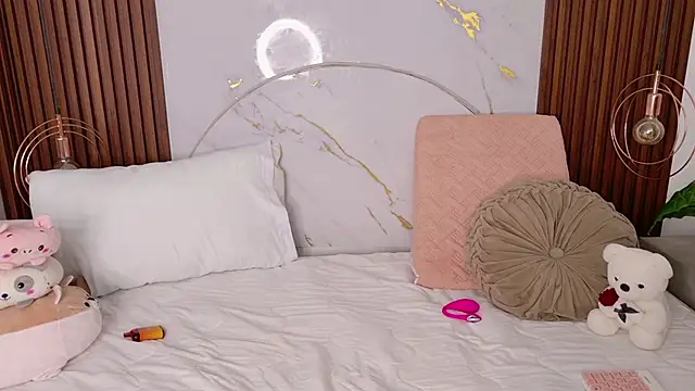 pamelajons  online show from October 22, 1:00 pm